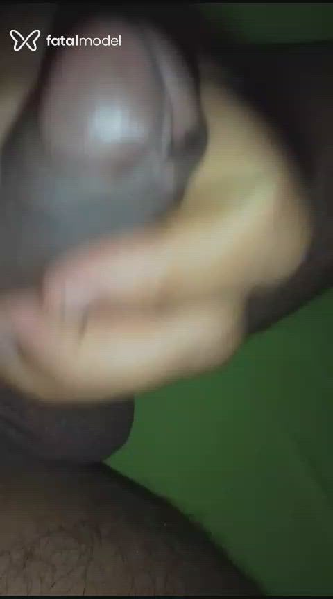 Acompanhante homem com cabelo castanho de olhos castanhos - Eduardo