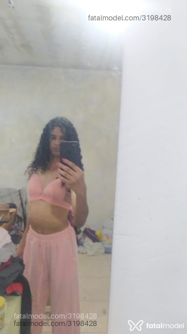 Acompanhante mulher trans morena (o) de olhos pretos - Rafaella Lombardi Acompanhante mulher trans morena (o) de olhos pretos - Rafaella Lombardi