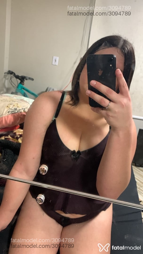 Acompanhante mulher trans morena (o) de olhos mel - Gauchinhalu