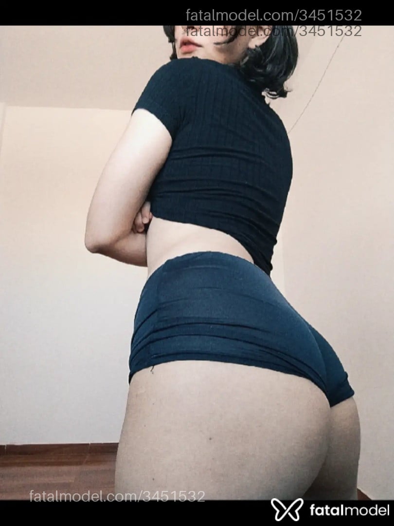 Acompanhante mulher morena (o) de olhos castanhos - Ellie
