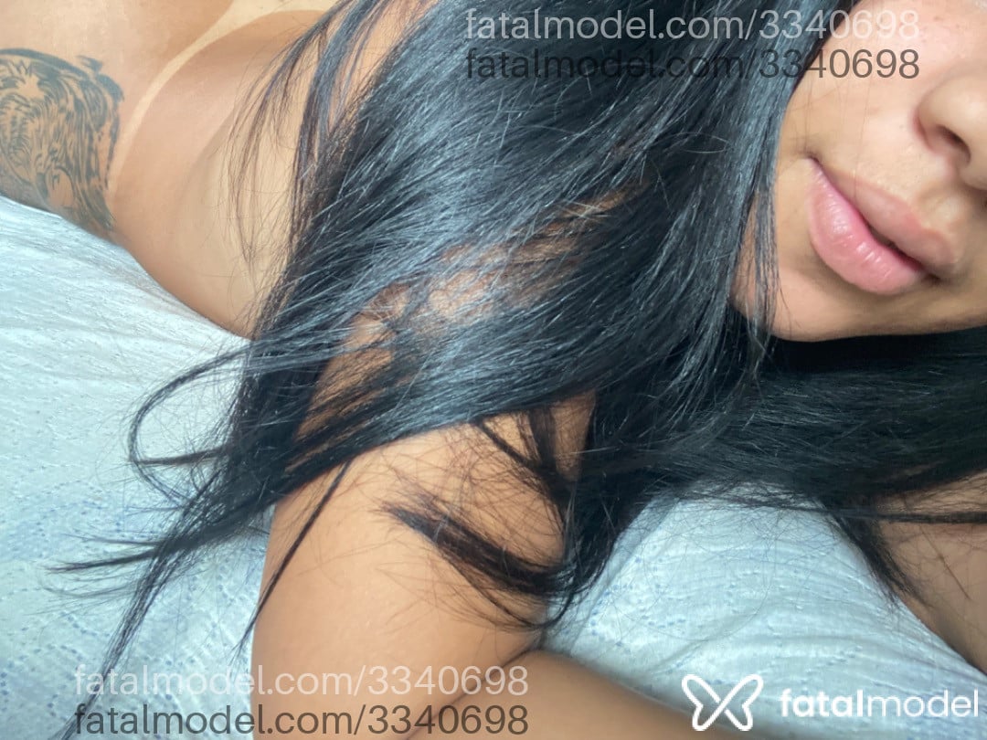 Acompanhante mulher morena (o) de olhos castanhos - Mara Oliver Acompanhante mulher morena (o) de olhos castanhos - Mara Oliver