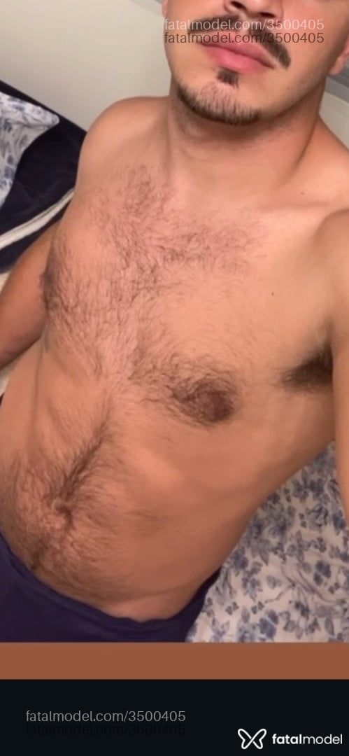 Acompanhante homem com cabelo castanho de olhos castanhos - Antônio