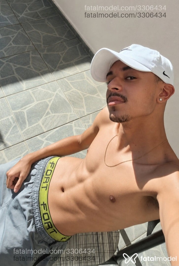Acompanhante homem morena (o) de olhos castanhos - Meninão Provocante