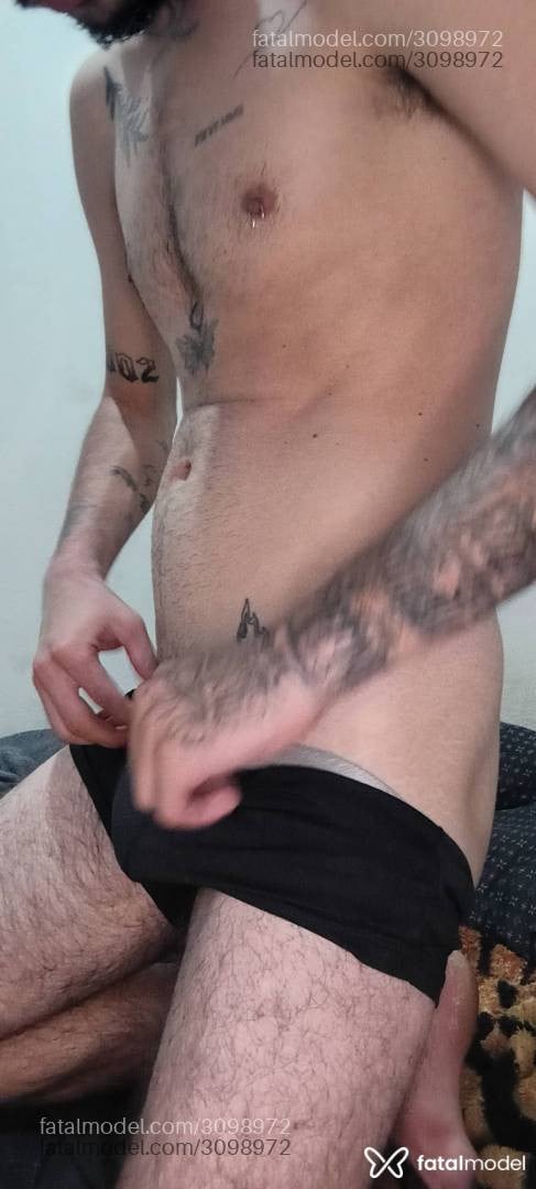 Acompanhante homem loira (o) de olhos verdes - Menortatuado