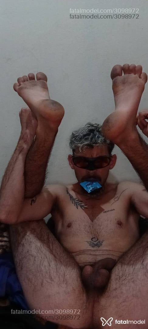 Acompanhante homem loira (o) de olhos verdes - Menortatuado