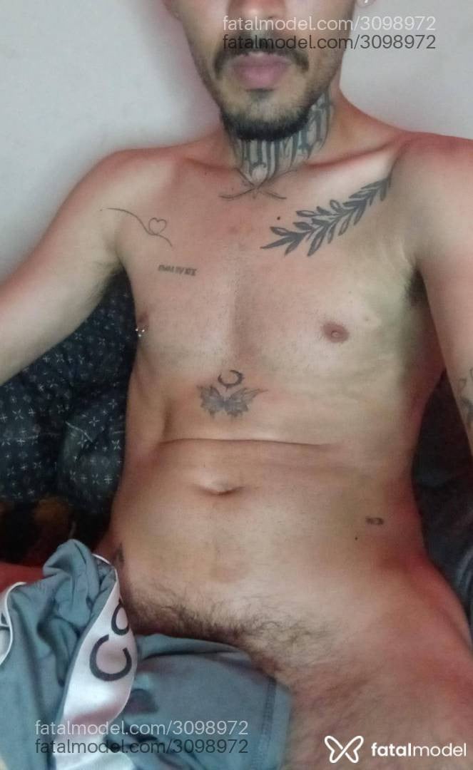 Acompanhante homem loira (o) de olhos verdes - Menortatuado