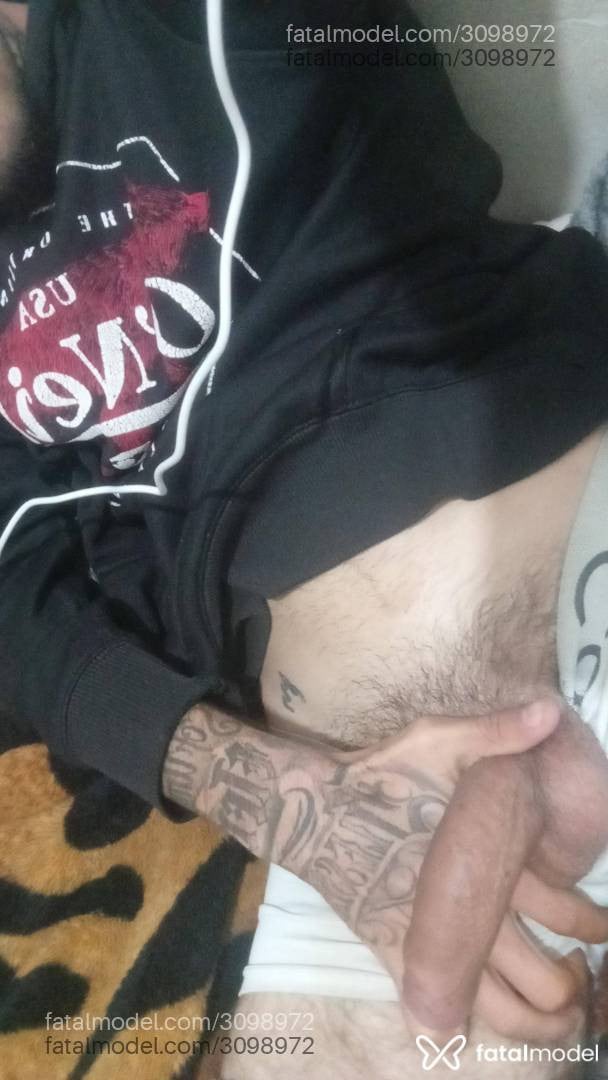Acompanhante homem loira (o) de olhos verdes - Menortatuado