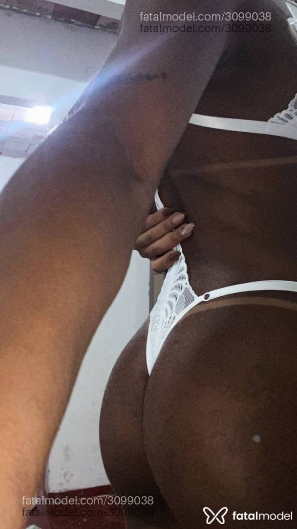Acompanhante mulher morena (o) de olhos castanhos em Rio de Janeiro - Carolyne