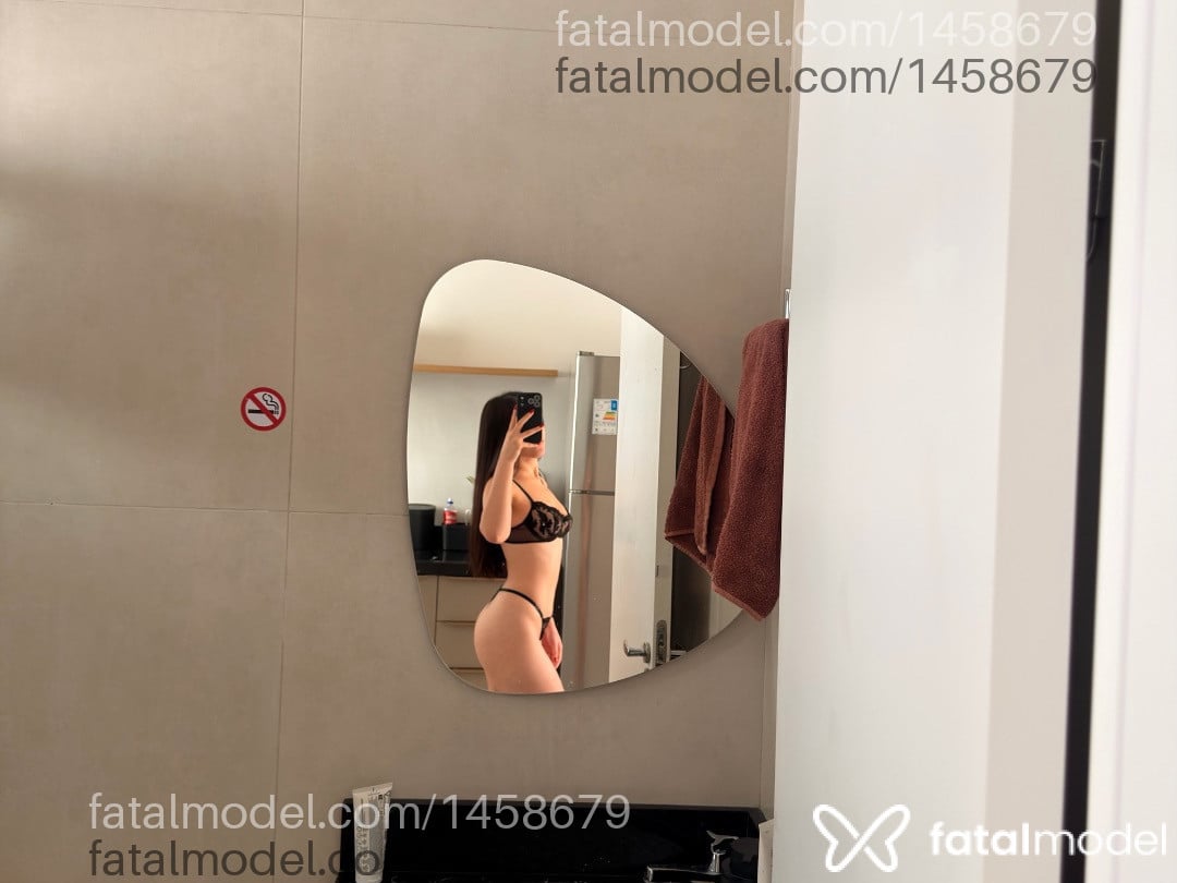 Acompanhante mulher com cabelo castanho de olhos castanhos - Thalita