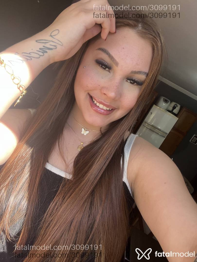 Acompanhante mulher ruiva (o) de olhos castanhos - Annah