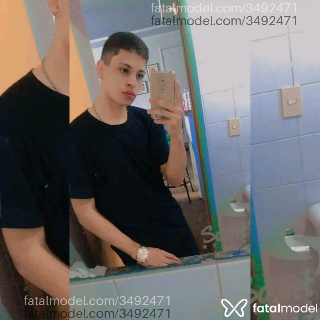 Acompanhante homem morena (o) de olhos castanhos - Alucard