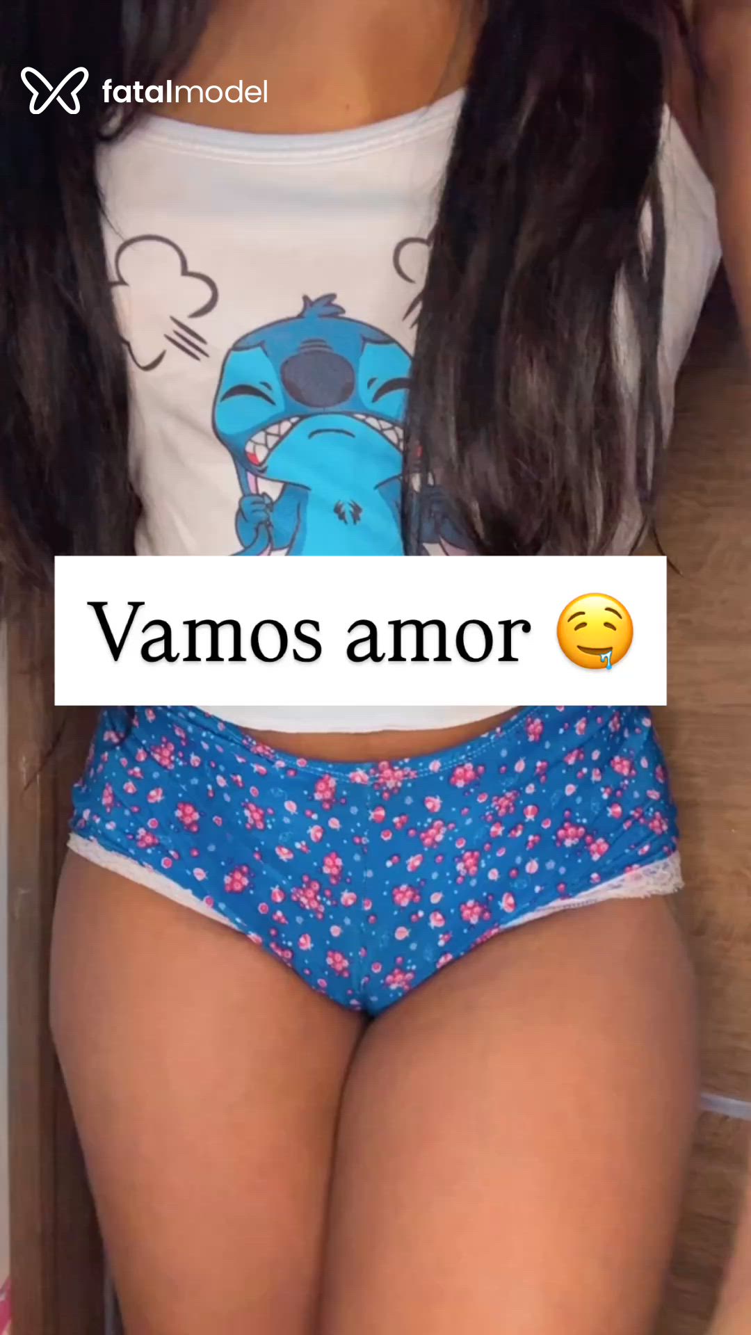Acompanhante mulher morena (o) de olhos pretos - Julieta