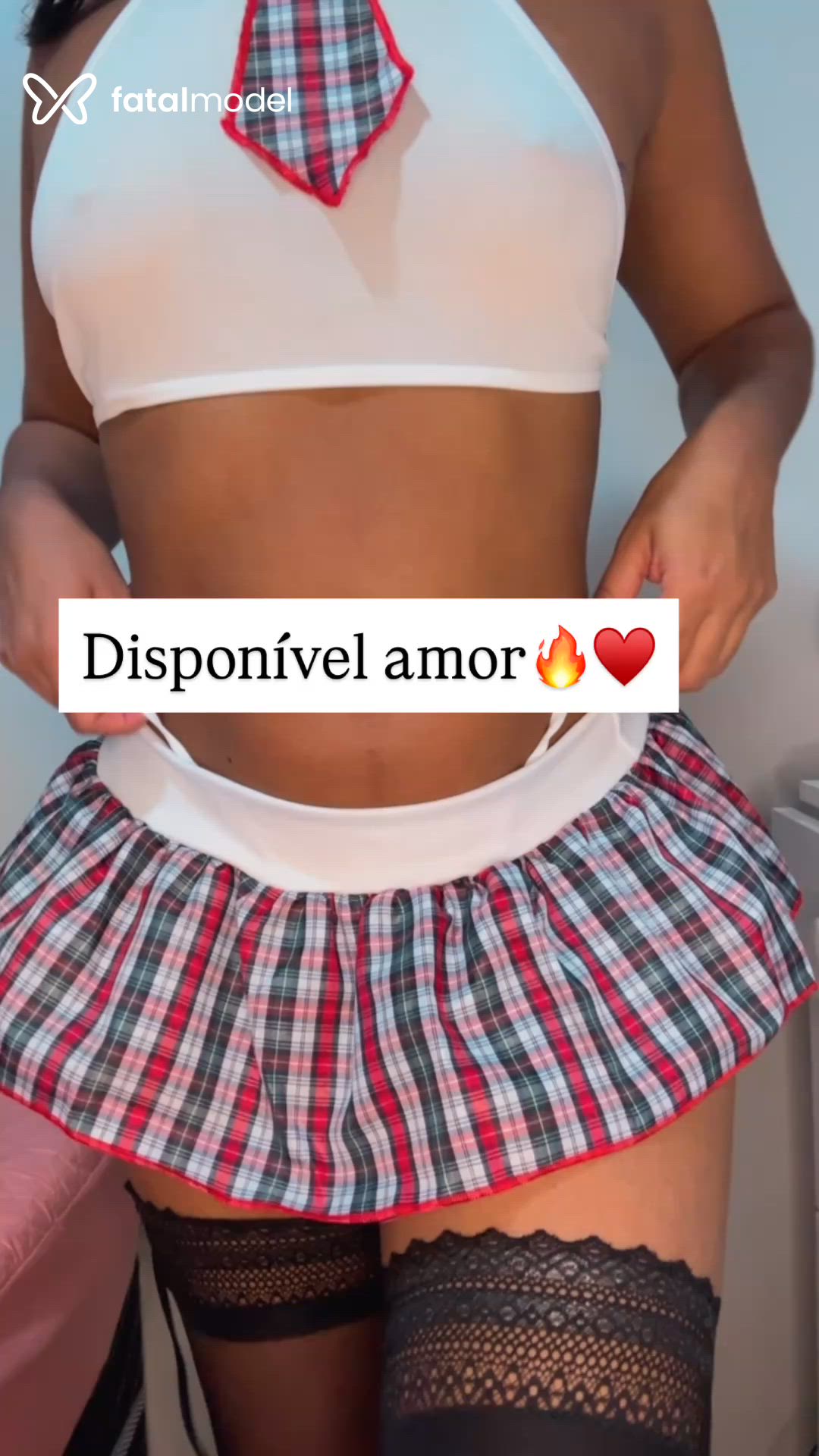 Acompanhante mulher morena (o) de olhos pretos - Julieta