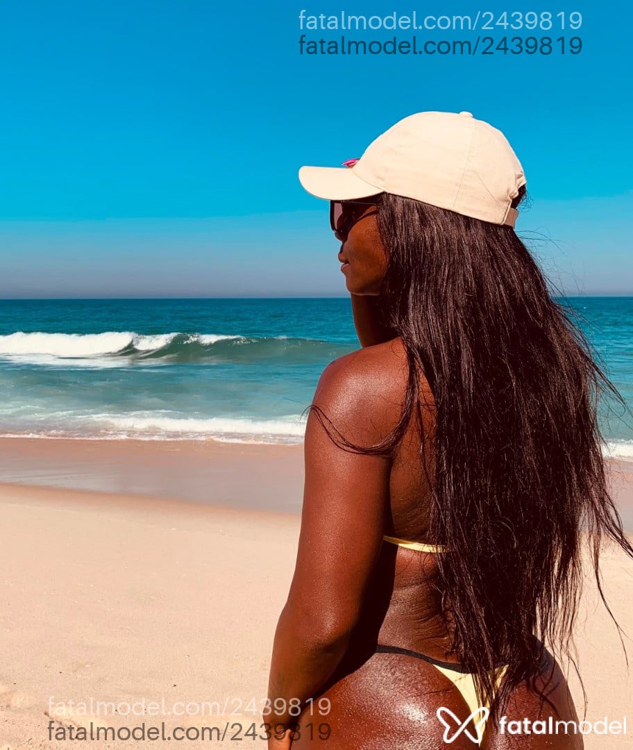 Acompanhante mulher com cabelo castanho de olhos pretos - Brunna Matos