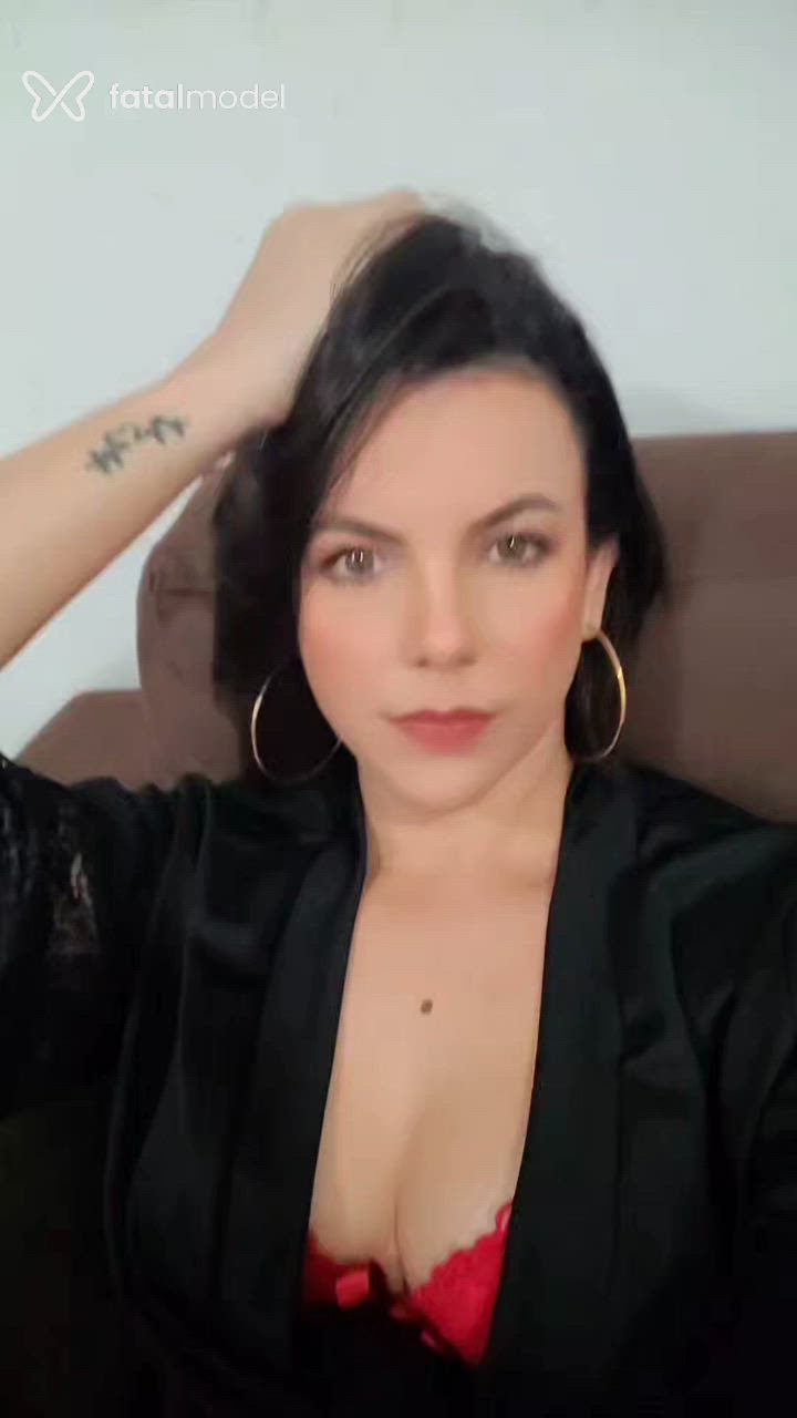 Acompanhante mulher com cabelo castanho de olhos verdes - Gisele Machado