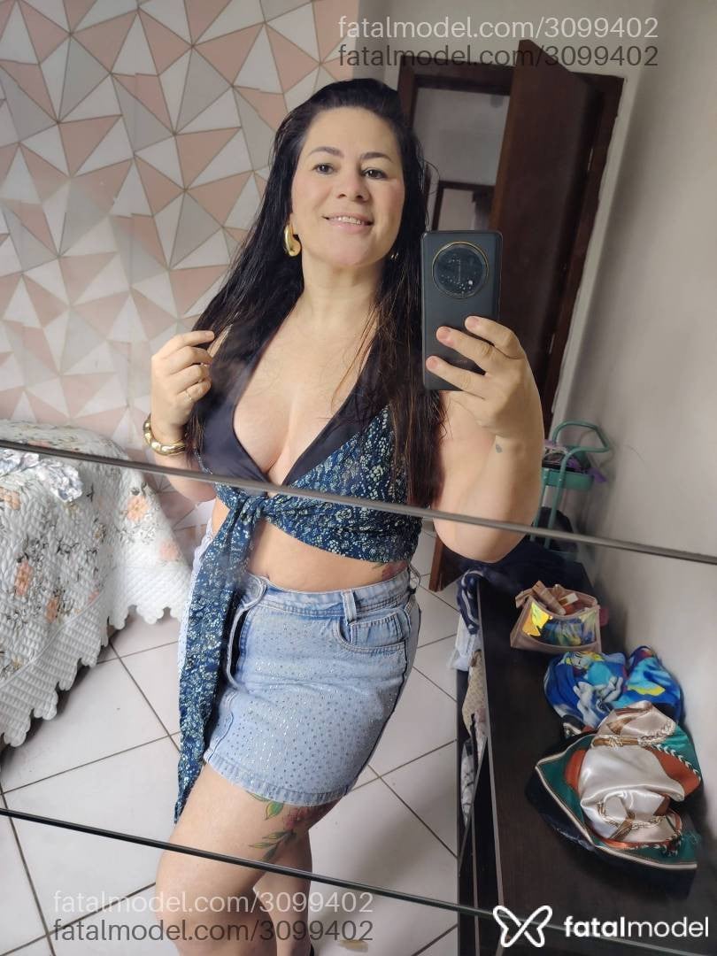 Acompanhante mulher morena (o) de olhos castanhos - Julia