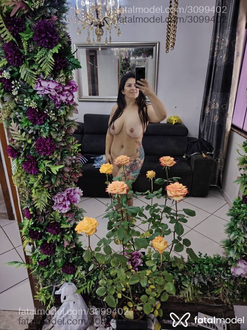 Acompanhante mulher morena (o) de olhos castanhos - Ana