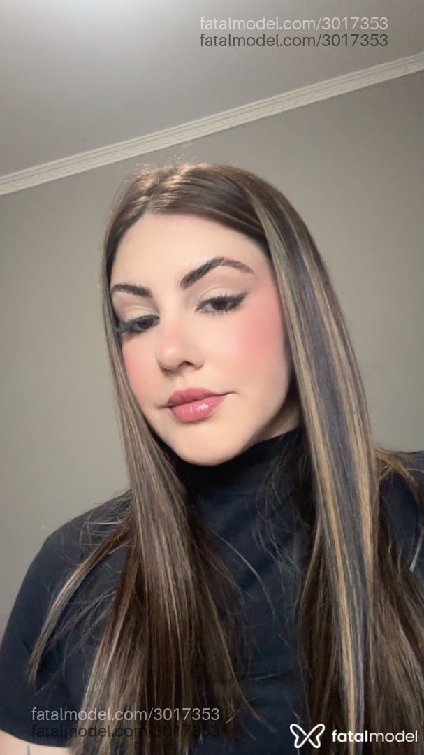 Acompanhante mulher com cabelo castanho de olhos castanhos - Gaby
