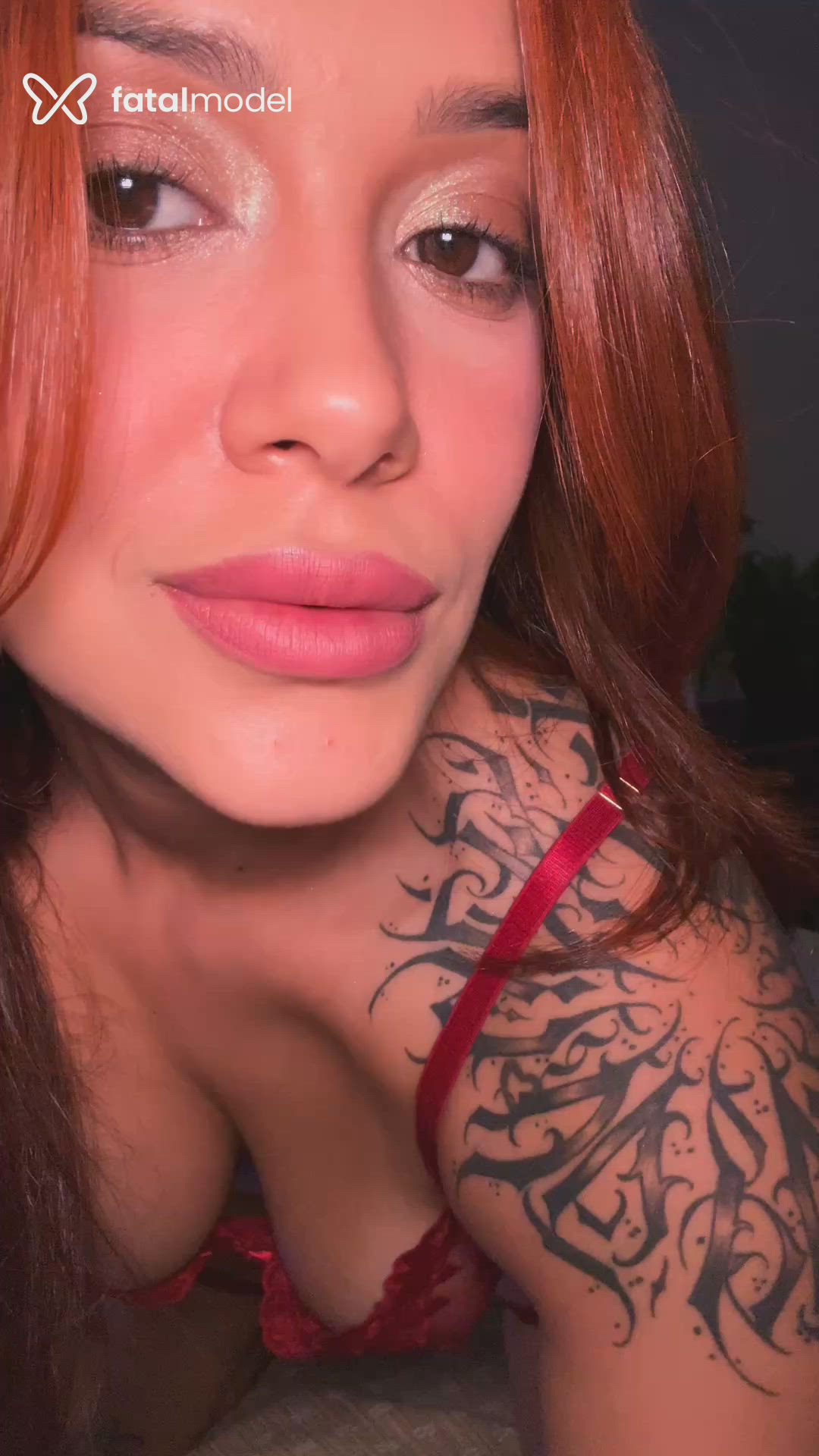 Acompanhante mulher ruiva (o) de olhos castanhos - Marii Liss
