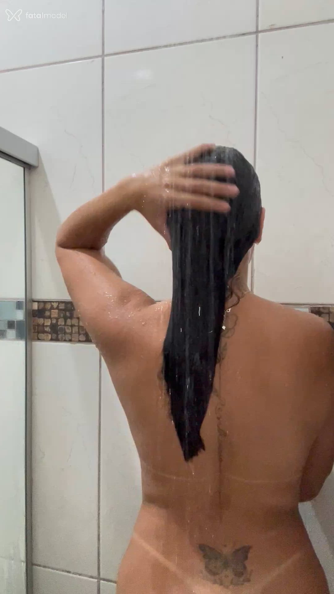 Acompanhante mulher morena (o) de olhos pretos - Bruna