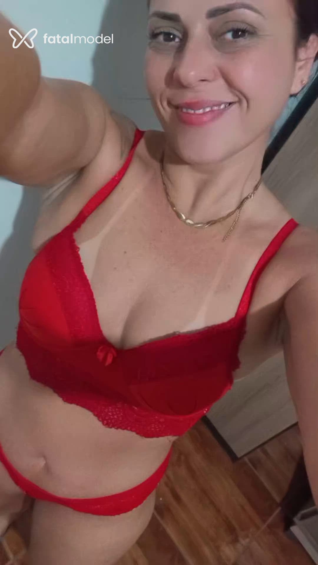 Acompanhante mulher com cabelo castanho de olhos castanhos - Isa Ferraz Acompanhante mulher com cabelo castanho de olhos castanhos - Isa Ferraz