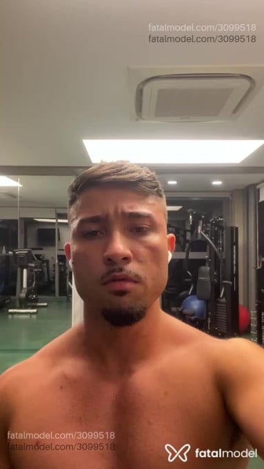 Acompanhante homem com cabelo castanho de olhos mel em São Paulo - Pedro Henrique