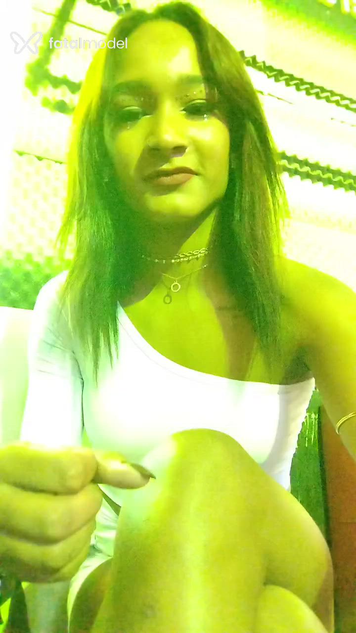 Acompanhante mulher trans com cabelo castanho de olhos castanhos - Isabella Arena