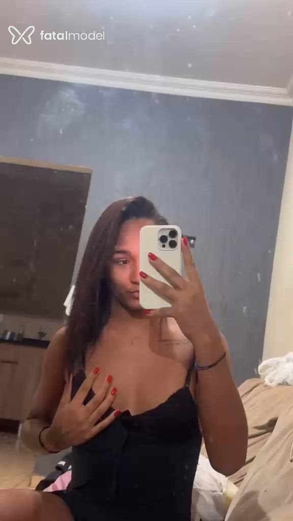 Acompanhante mulher trans com cabelo castanho de olhos castanhos - Isabella Arena