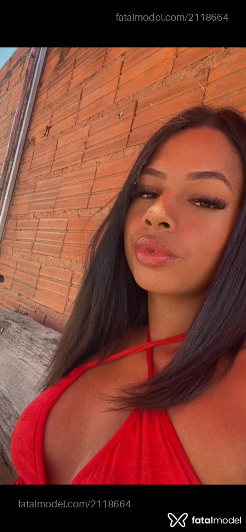 Acompanhante mulher morena (o) de olhos castanhos - Lara Victoria
