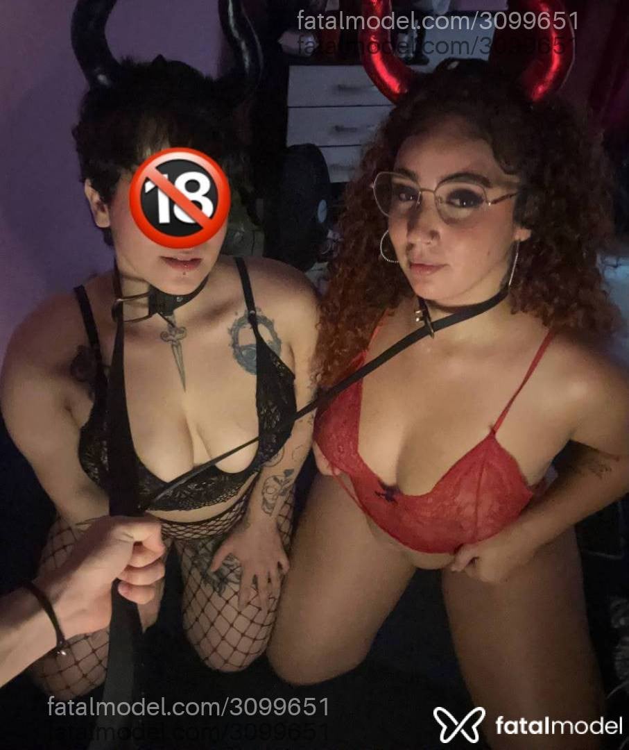 Acompanhante mulher com cabelo colorido de olhos castanhos - Camila