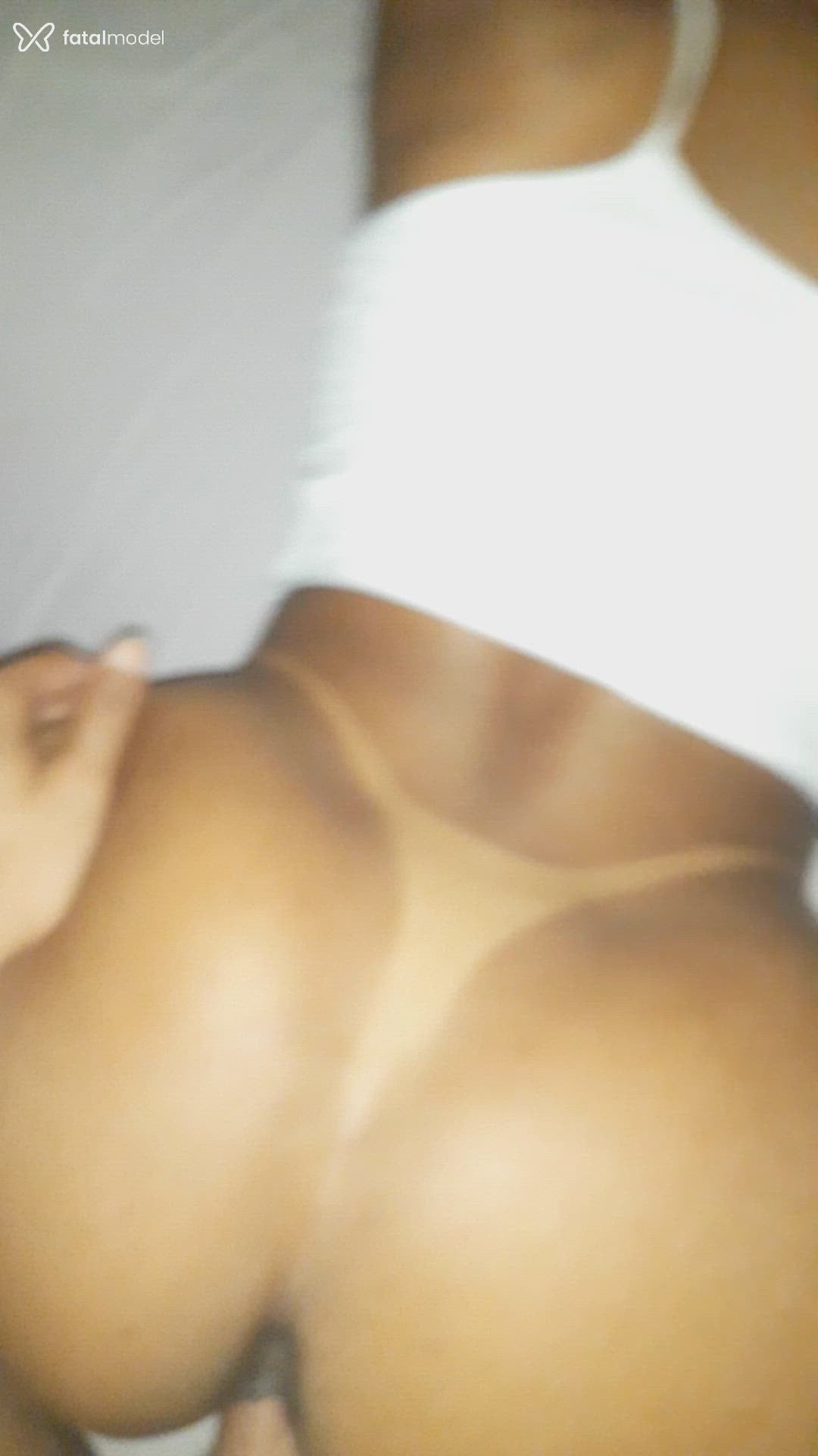 Acompanhante homem loira (o) de olhos castanhos - Taviinho