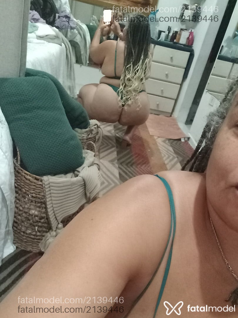 Acompanhante mulher loira (o) de olhos pretos - Mari Souza