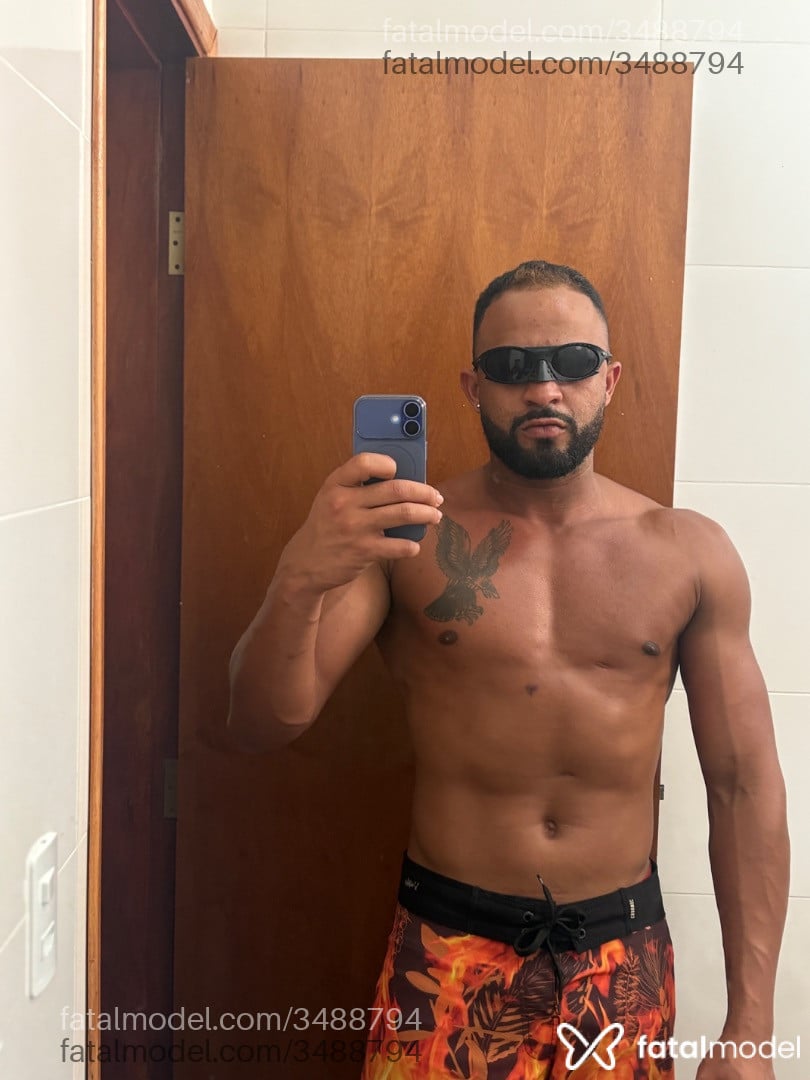 Acompanhante homem morena (o) de olhos castanhos - Gabriel