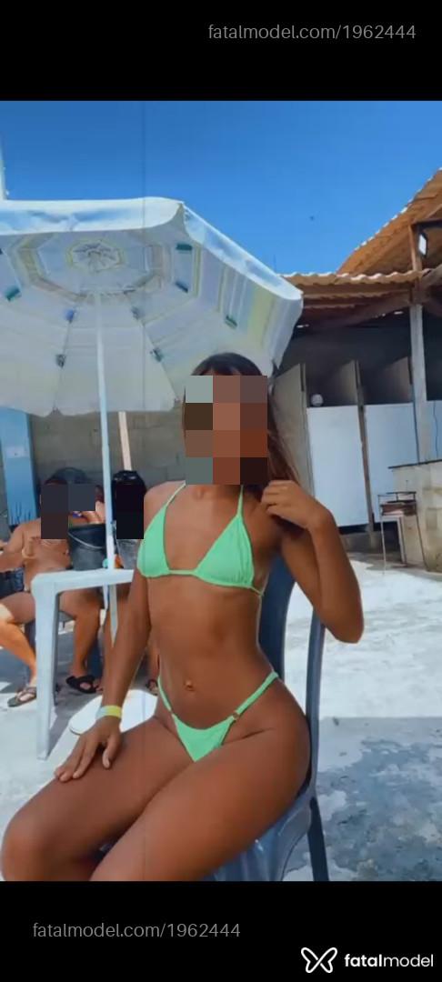 Acompanhante mulher com cabelo castanho de olhos pretos - Maya Ferrari Acompanhante mulher com cabelo castanho de olhos pretos - Maya Ferrari