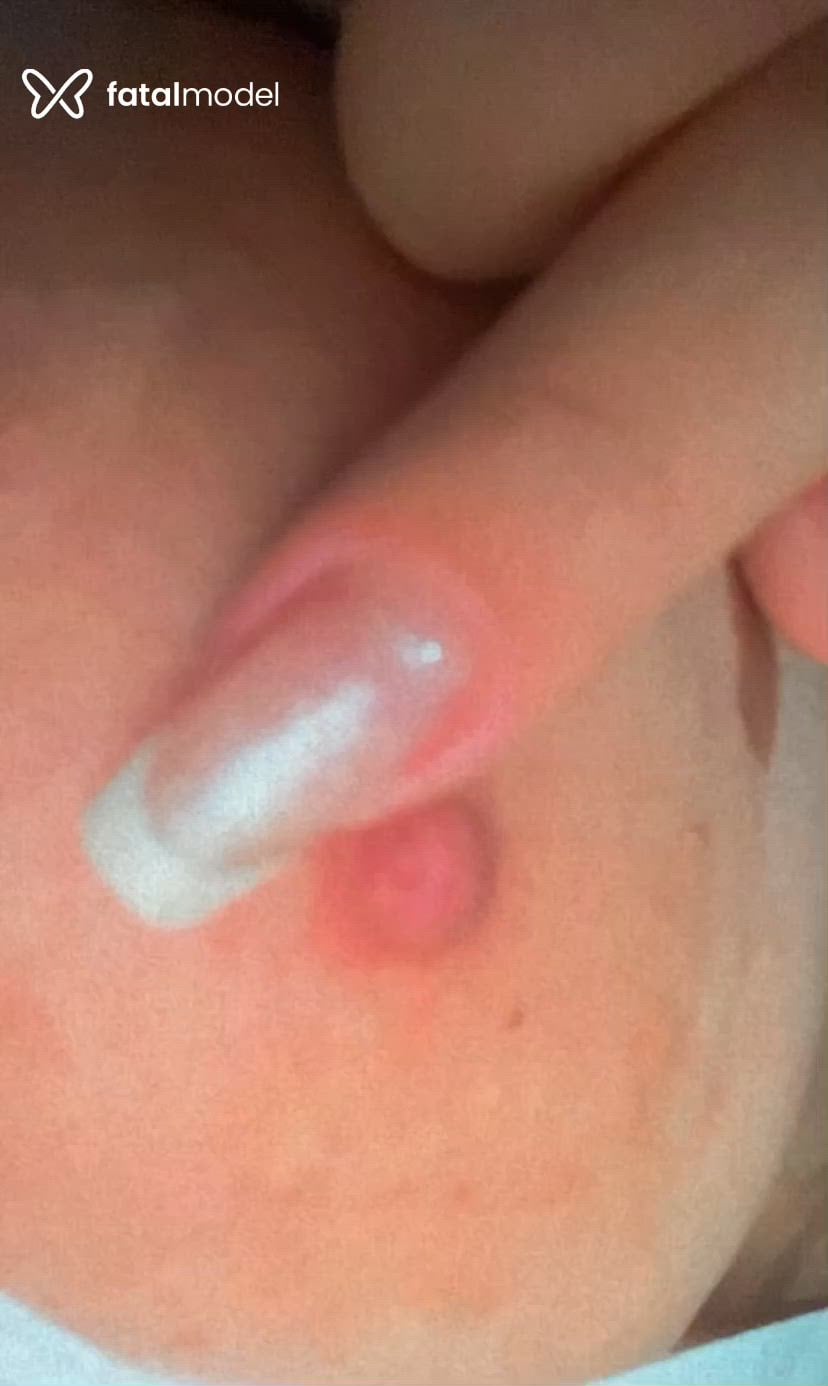 Acompanhante mulher morena (o) de olhos castanhos - Camila