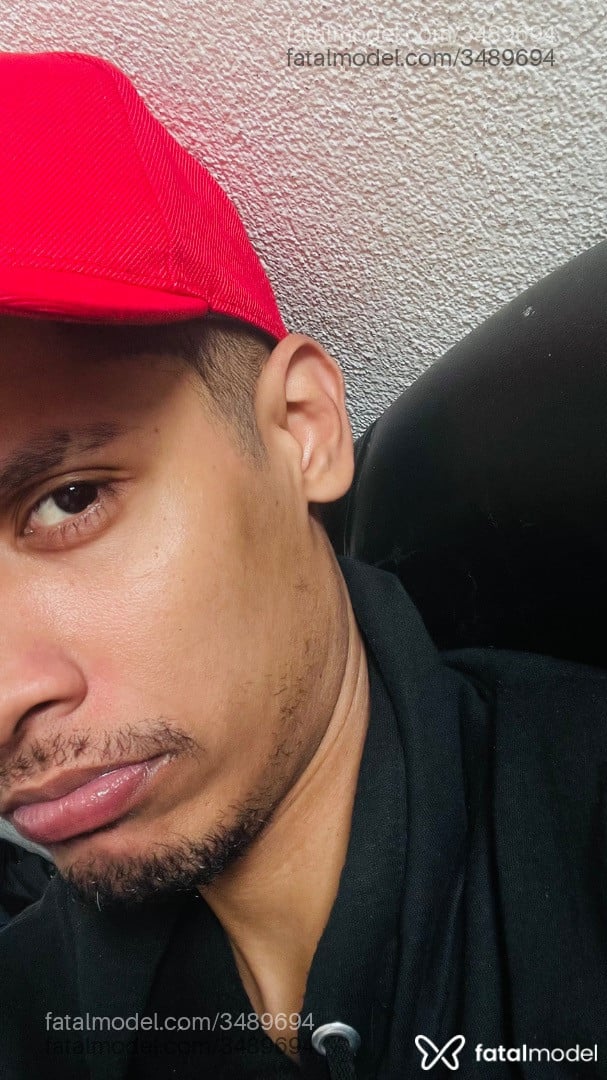 Acompanhante homem morena (o) de olhos pretos - Enrrique Acompanhante homem morena (o) de olhos pretos - Enrrique