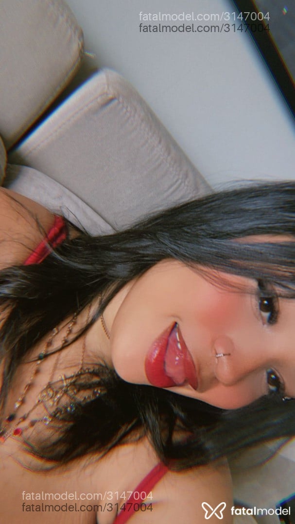 Acompanhante mulher morena (o) de olhos castanhos - Mirella Space
