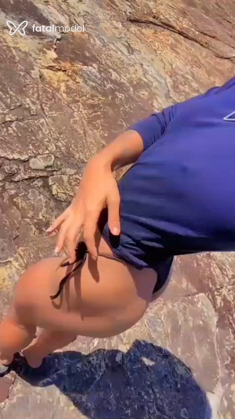 Acompanhante mulher morena (o) de olhos castanhos - Isabela