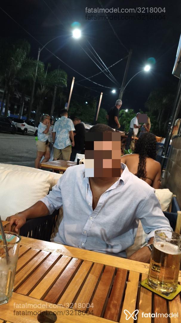 Acompanhante homem morena (o) de olhos pretos - João Guilherme