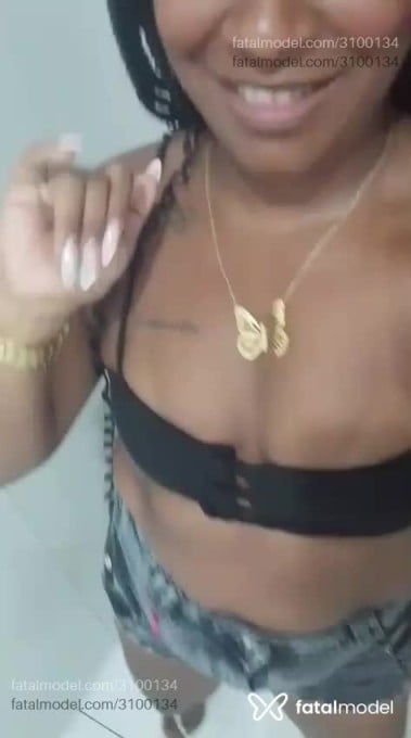 Acompanhante mulher com cabelo castanho de olhos pretos - Kailane Acompanhante mulher com cabelo castanho de olhos pretos - Kailane
