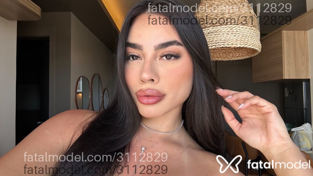 Acompanhante mulher morena (o) de olhos castanhos - Marjorie Lopes Acompanhante mulher morena (o) de olhos castanhos - Marjorie Lopes