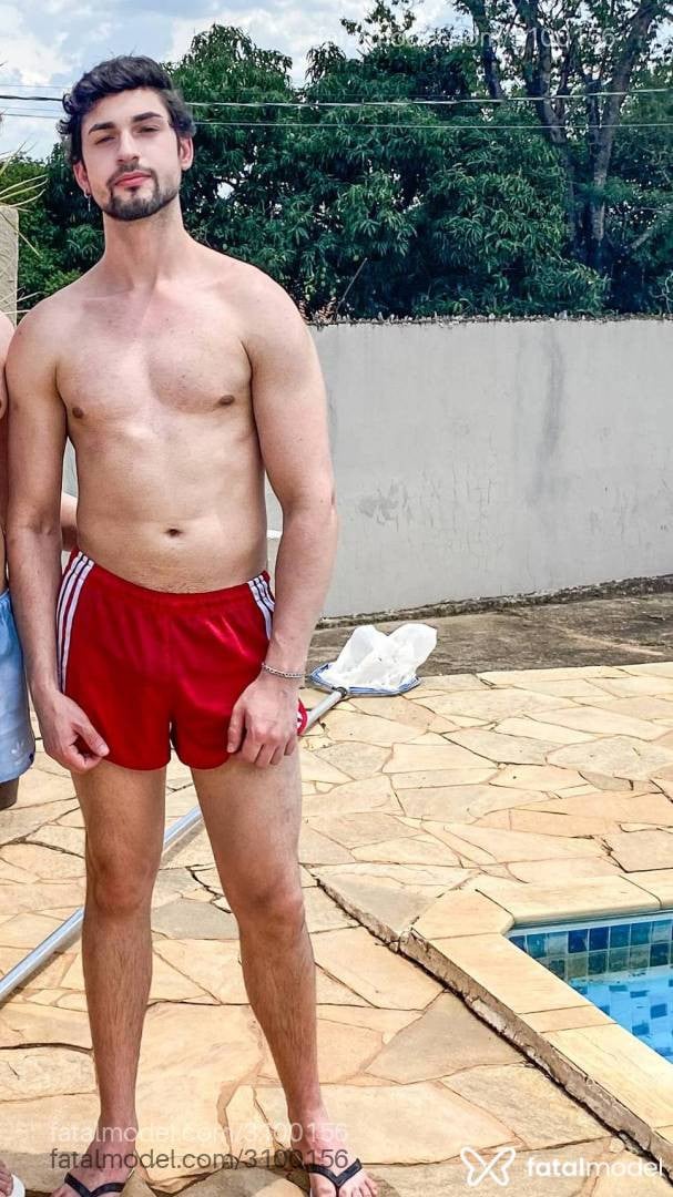 Acompanhante homem com cabelo castanho de olhos castanhos em São Paulo - Pietro