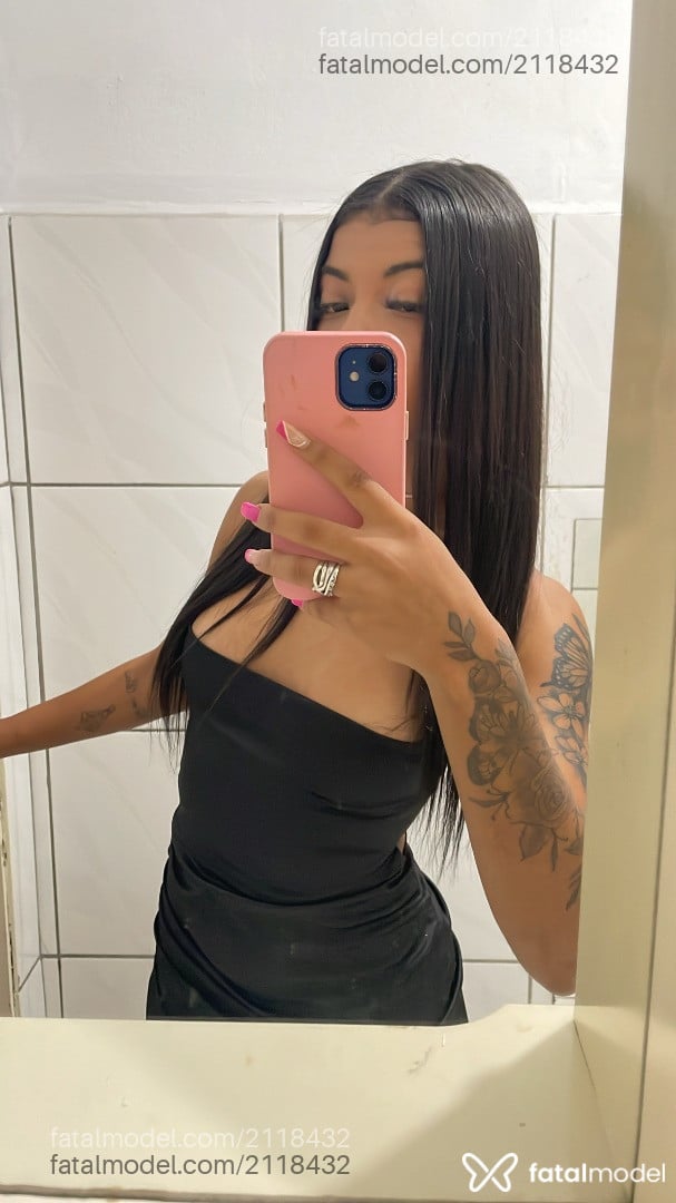 Acompanhante mulher morena (o) de olhos castanhos - Helena