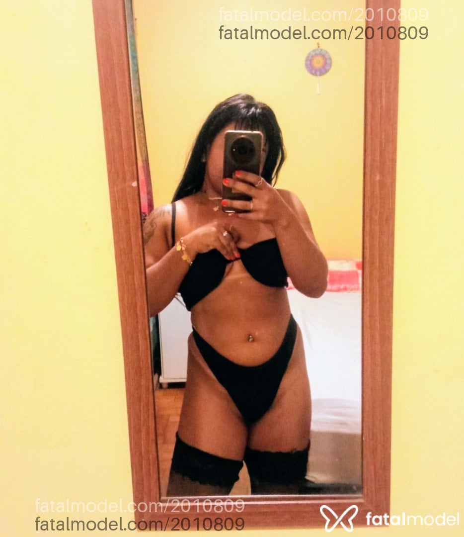 Acompanhante mulher morena (o) de olhos castanhos - Luamorenay