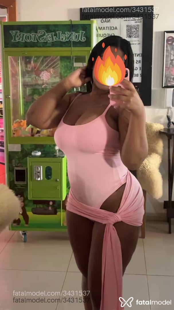 Acompanhante mulher morena (o) de olhos castanhos - Maddy