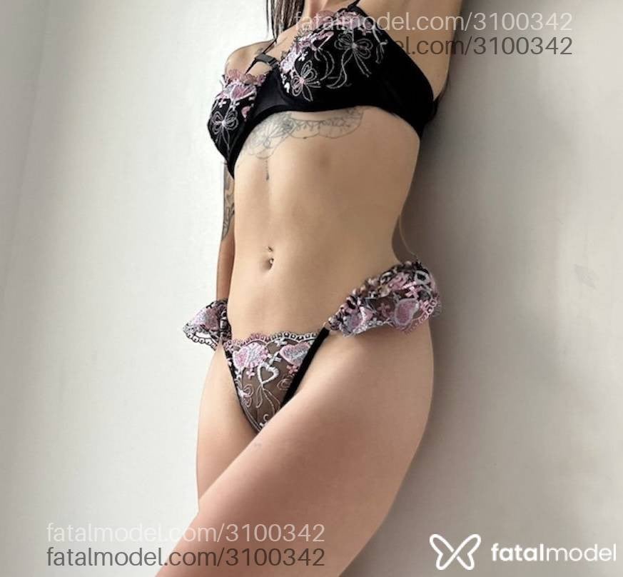 Acompanhante mulher morena (o) de olhos verdes em Umuarama - Melissa