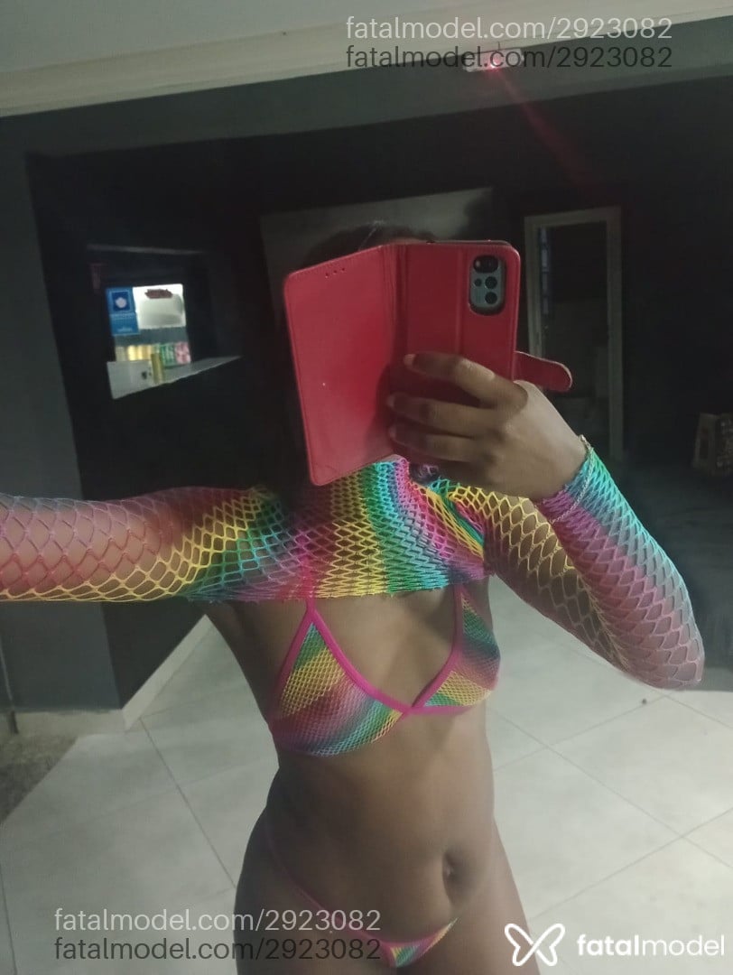 Acompanhante mulher morena (o) de olhos castanhos - Anjel