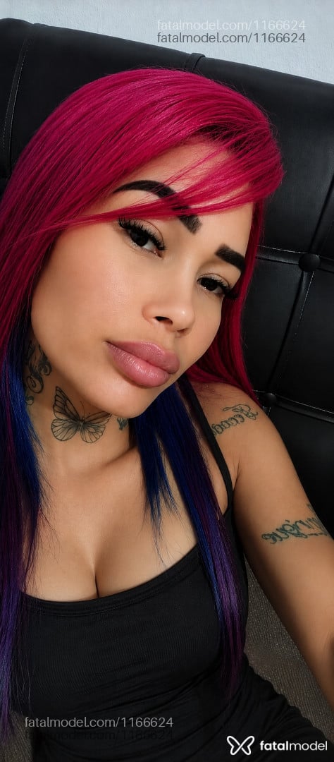 Acompanhante mulher ruiva (o) de olhos castanhos - Luana Victória