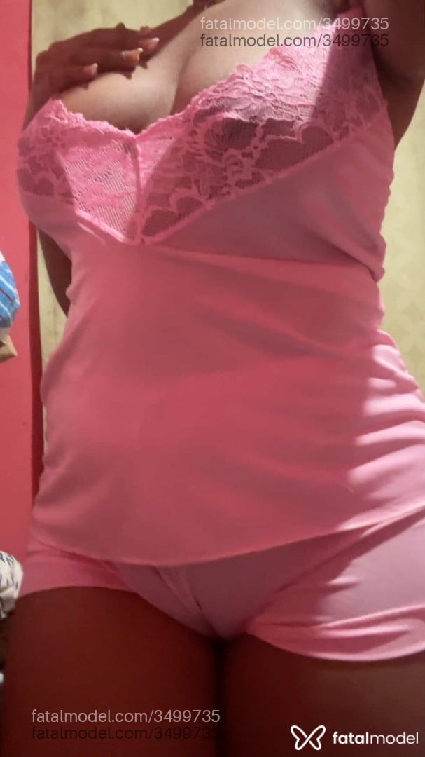 Acompanhante mulher com cabelo castanho de olhos pretos - Bella