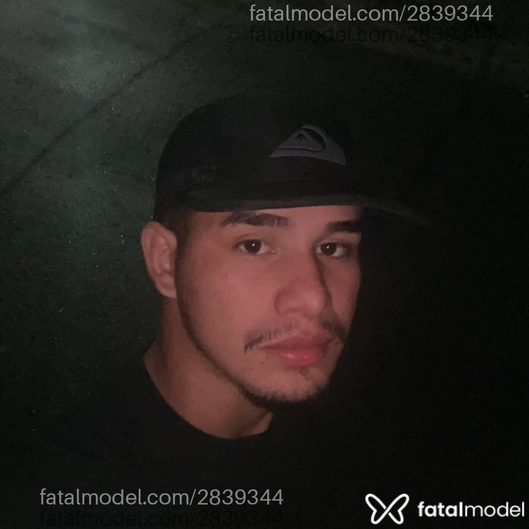 Acompanhante homem com cabelo castanho de olhos castanhos - Segio Sousa